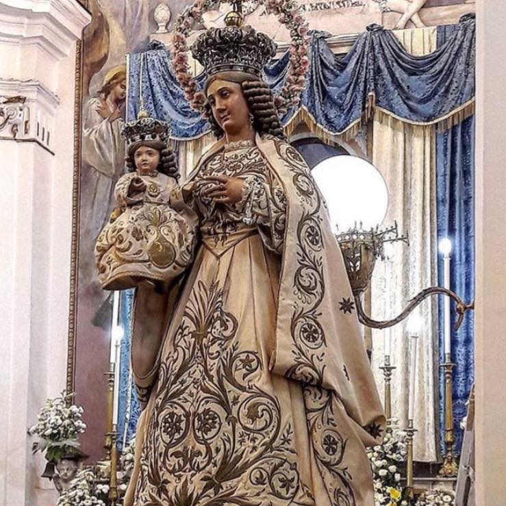 Il vescovo Angelo prega alla Madonna di Costantinopoli con il Sindaco