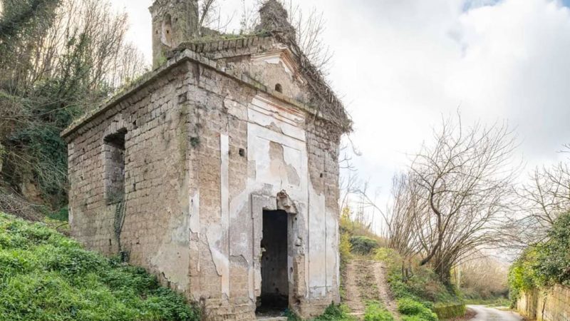 La chiesa di San Carlo e il Mulino superiore dell’acquedotto Carolino